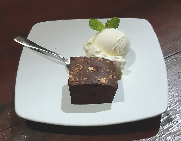 Oceanview dining at Mutiara Beach Resort, Bintan Spa Resort